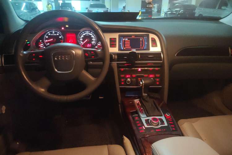 Used Audi A6L 2009 2.0 TFSI automatic standard version Center Console