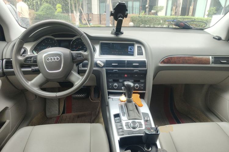 Used Audi A6L 2009 2.0 TFSI automatic standard version Center Console