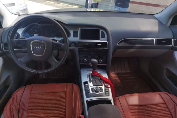 Used Audi A6L 2009 2.0 TFSI automatic standard version Center Console
