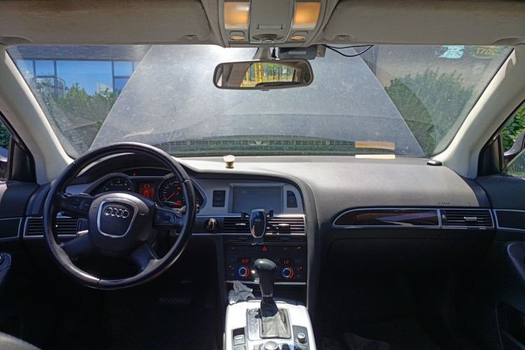 Used Audi A6L 2009 2.0 TFSI automatic standard version Center Console