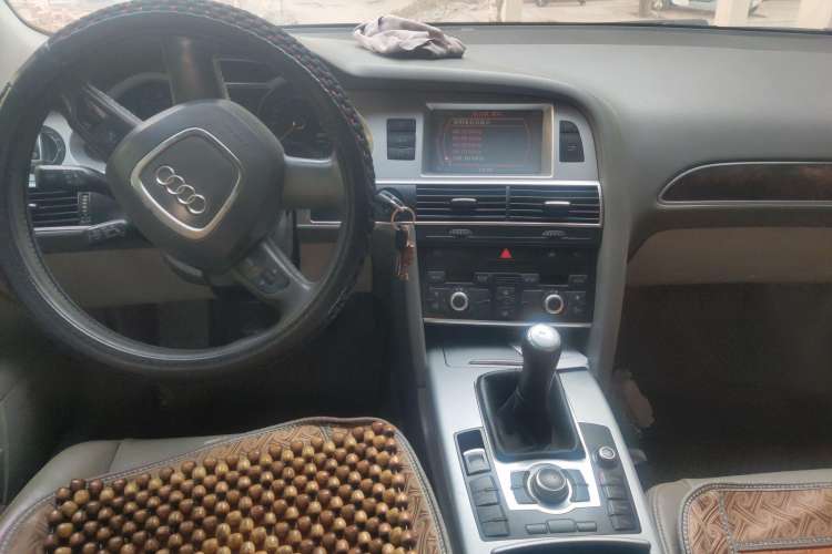 Used Audi A6L 2009 2.0 TFSI manual standard version Center Console