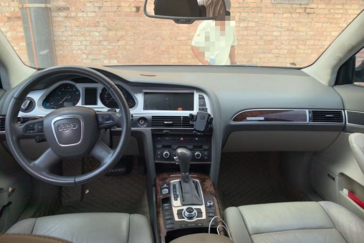 Used Audi A6L 2009 2.8 FSI quattro Luxury Model Center Console