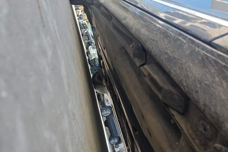 Used Audi A6L 2009 2.0 TFSI automatic standard version Chassis Front Right