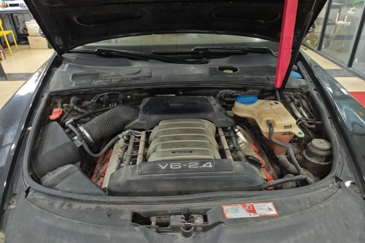 Used Audi A6L 2009 2.4L Technology version Engine Bay
