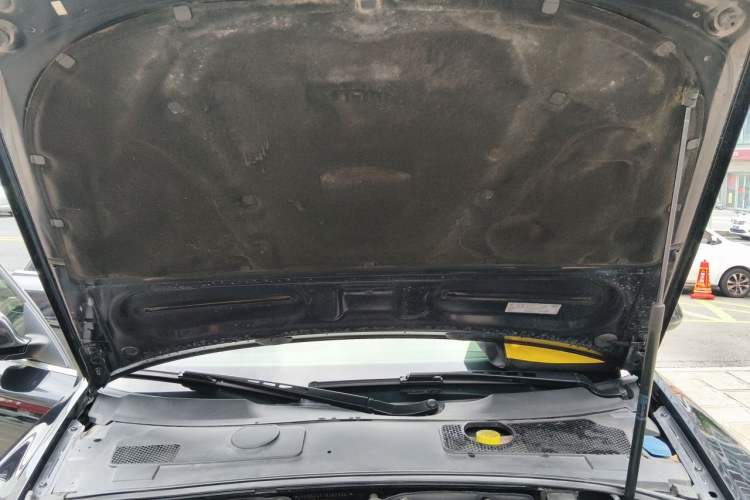Used Audi A6L 2009 2.0 TFSI automatic standard version Engine Bay