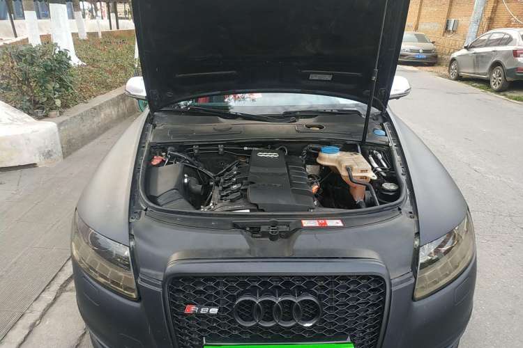 Used Audi A6L 2009 2.0 TFSI automatic standard version Engine Bay