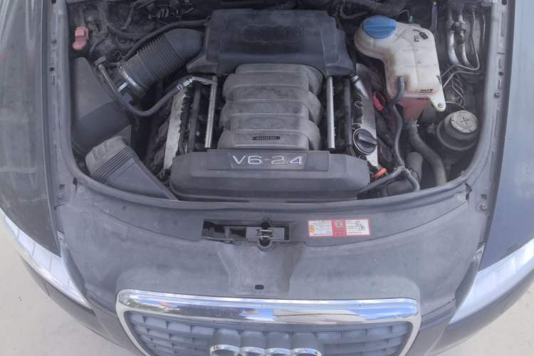 Used Audi A6L 2009 2.4L Comfort Edition Engine Bay