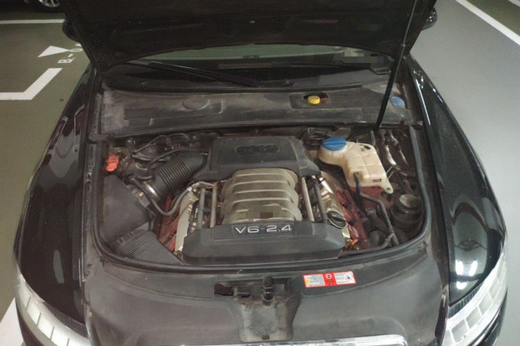 Used Audi A6L 2009 2.4L Comfort Edition Engine Bay
