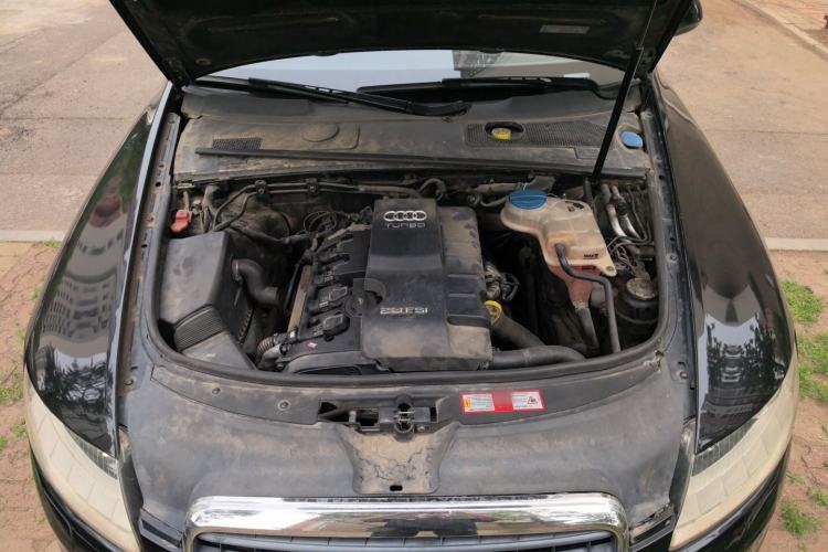 Used Audi A6L 2009 2.0 TFSI automatic standard version Engine Bay