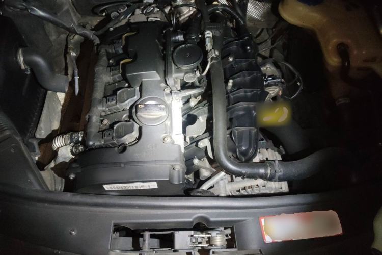 Used Audi A6L 2009 2.0 TFSI automatic standard version Engine Bay