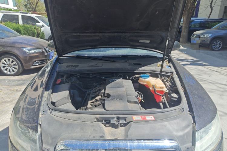 Used Audi A6L 2009 2.0 TFSI automatic standard version Engine Bay