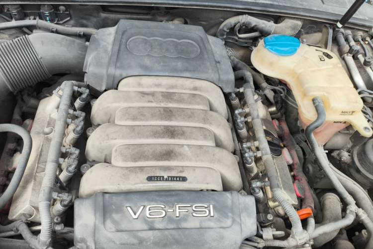 Used Audi A6L 2009 2.8 FSI Comfort & Entertainment Model Engine Bay Left