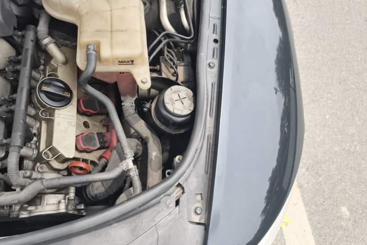 Used Audi A6L 2009 2.8 FSI quattro Luxury Model Engine Bay Left