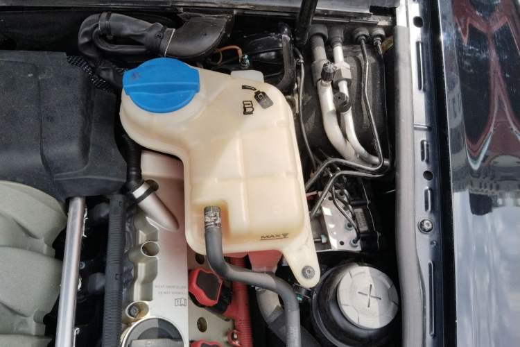Used Audi A6L 2009 2.4L Technology version Engine Bay Left
