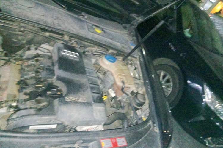 Used Audi A6L 2009 2.0 TFSI automatic standard version Engine Bay Left