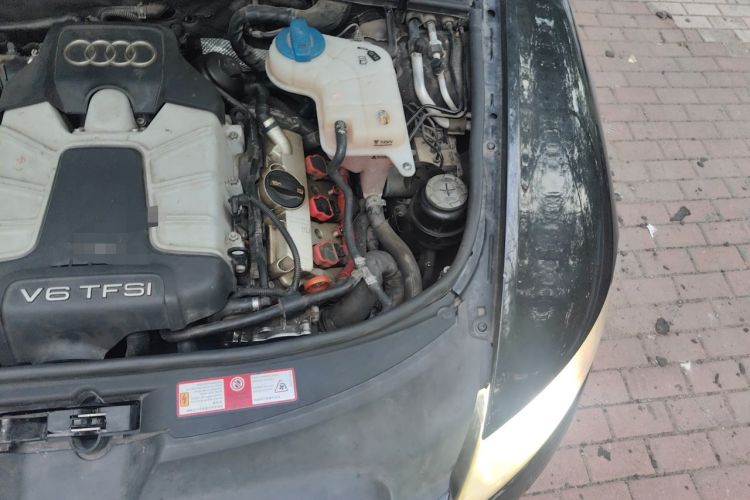 Used Audi A6L 2009 3.0 TFSI quattro Luxury Model Engine Bay Left