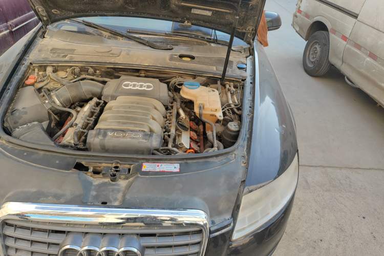 Used Audi A6L 2009 2.8 FSI Comfort & Entertainment Model Engine Bay Left