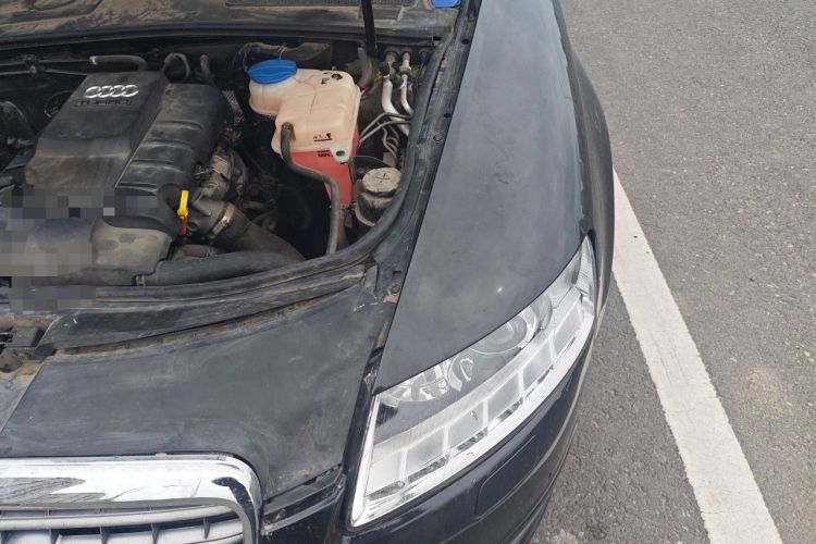 Used Audi A6L 2009 2.0 TFSI automatic standard version Engine Bay Left
