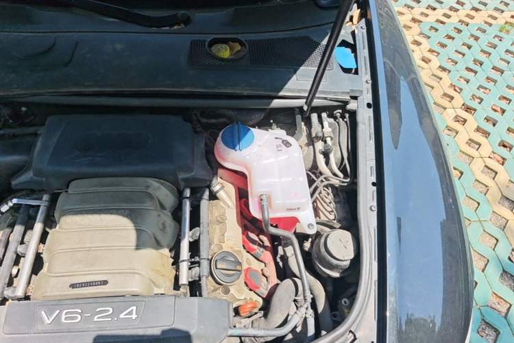 Used Audi A6L 2009 2.4L Comfort Edition Engine Bay Left