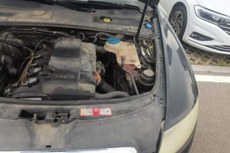 Used Audi A6L 2009 2.0 TFSI manual standard version Engine Bay Left