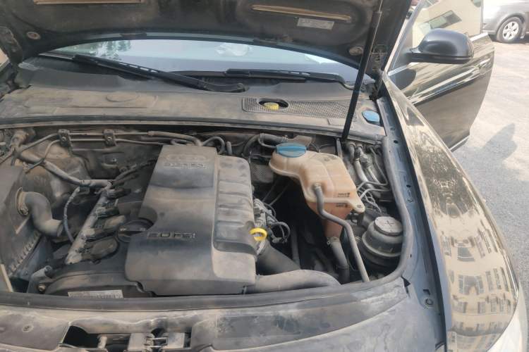 Used Audi A6L 2009 2.0 TFSI manual standard version Engine Bay Left