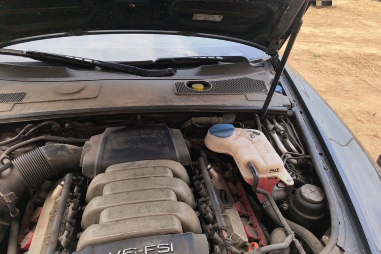 Used Audi A6L 2009 2.8 FSI quattro Luxury Model Engine Bay Left