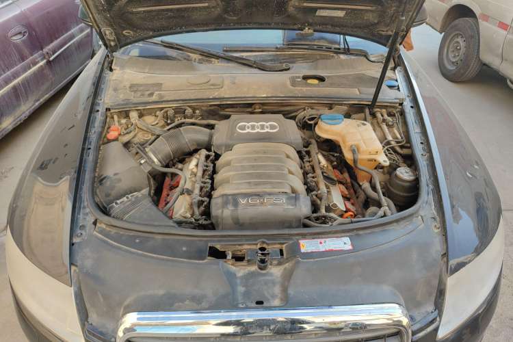 Used Audi A6L 2009 2.8 FSI Comfort & Entertainment Model Engine Bay