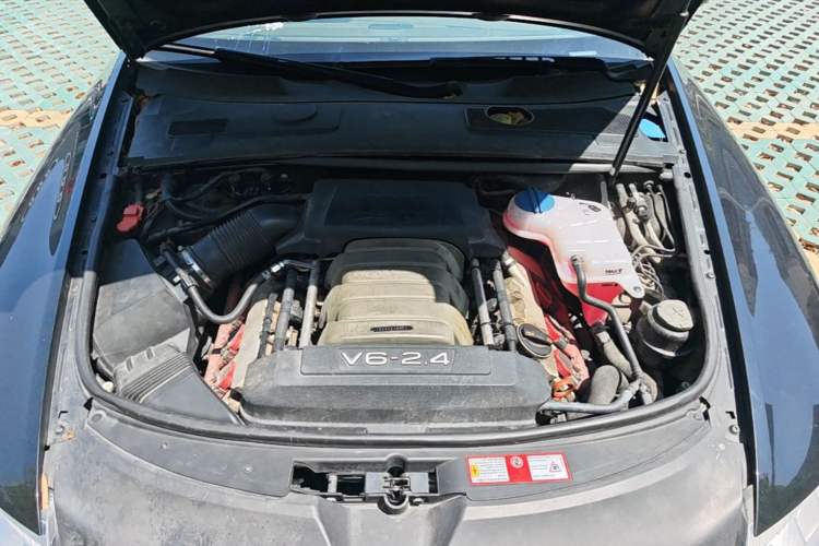 Used Audi A6L 2009 2.4L Comfort Edition Engine Bay