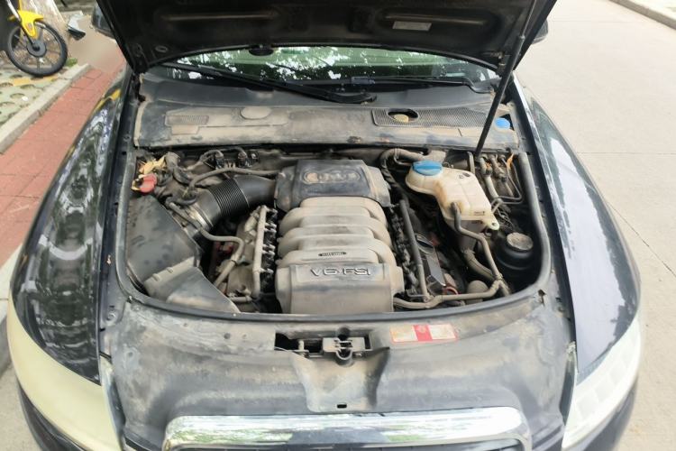 Used Audi A6L 2009 2.8 FSI Comfort & Entertainment Model Engine Bay