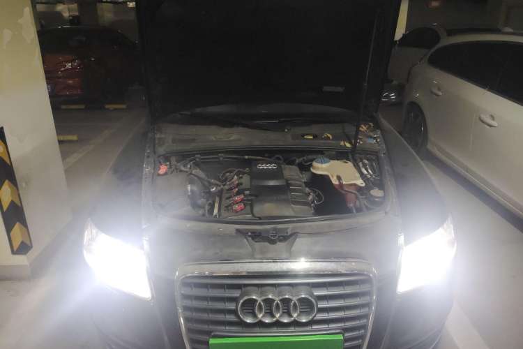 Used Audi A6L 2009 2.0 TFSI automatic standard version Engine Bay