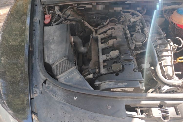 Used Audi A6L 2009 2.0 TFSI automatic standard version Engine Bay Right