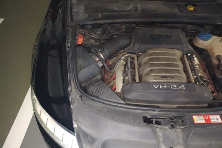Used Audi A6L 2009 2.4L Comfort Edition Engine Bay Right