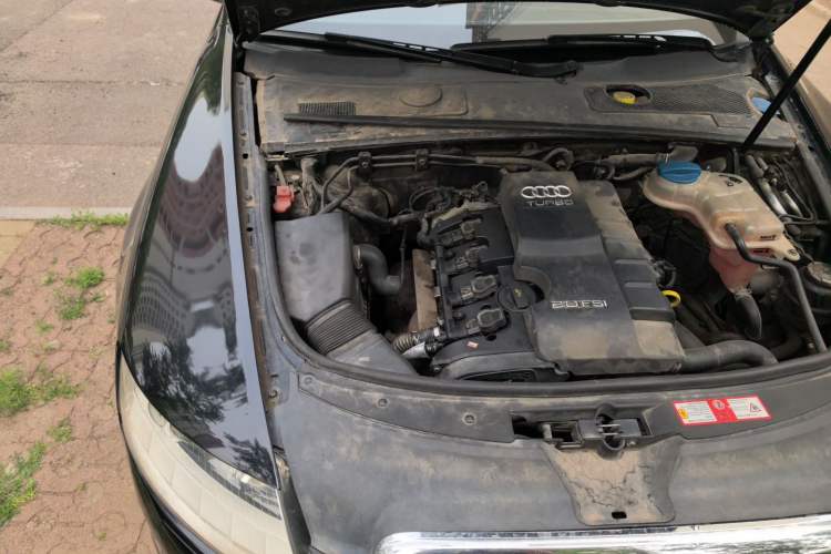 Used Audi A6L 2009 2.0 TFSI automatic standard version Engine Bay Right