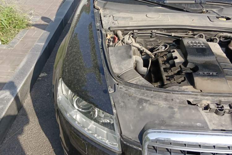 Used Audi A6L 2009 2.0 TFSI automatic standard version Engine Bay Right