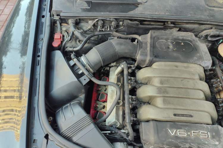 Used Audi A6L 2009 2.8 FSI Luxury Model Engine Bay Right