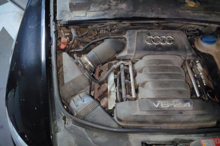 Used Audi A6L 2009 2.4L Comfort Edition Engine Bay Right