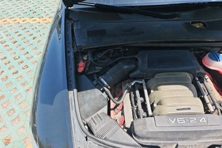 Used Audi A6L 2009 2.4L Comfort Edition Engine Bay Right