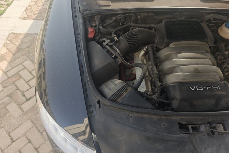 Used Audi A6L 2009 2.8 FSI Comfort & Entertainment Model Engine Bay Right