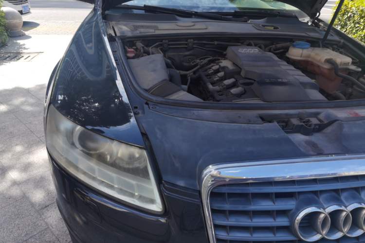 Used Audi A6L 2009 2.0 TFSI automatic standard version Engine Bay Right