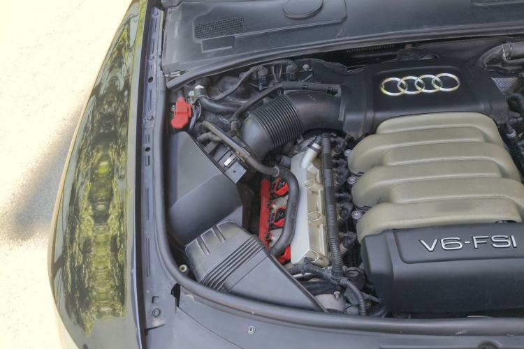 Used Audi A6L 2009 2.8 FSI quattro Luxury Model Engine Bay Right