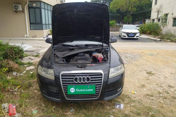 Used Audi A6L 2009 2.0 TFSI automatic standard version Engine Bay
