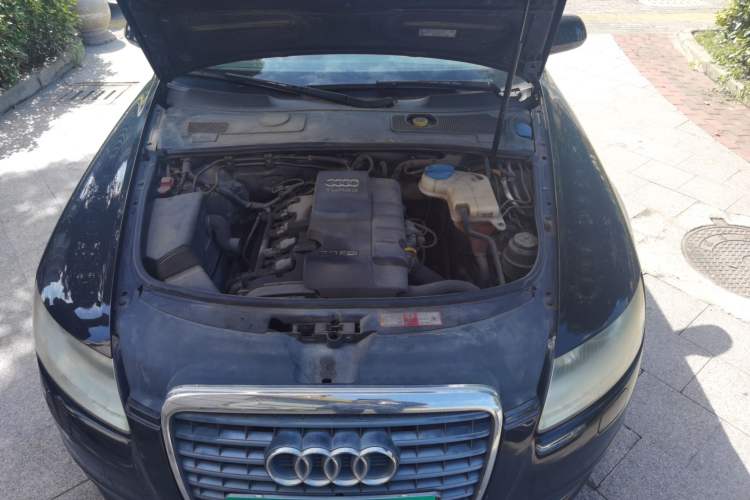 Used Audi A6L 2009 2.0 TFSI automatic standard version Engine Bay