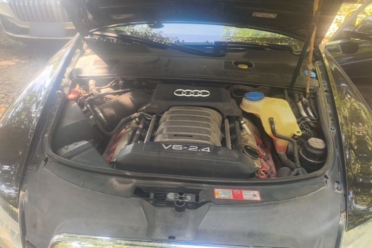 Used Audi A6L 2009 2.4L Technology version Engine Bay