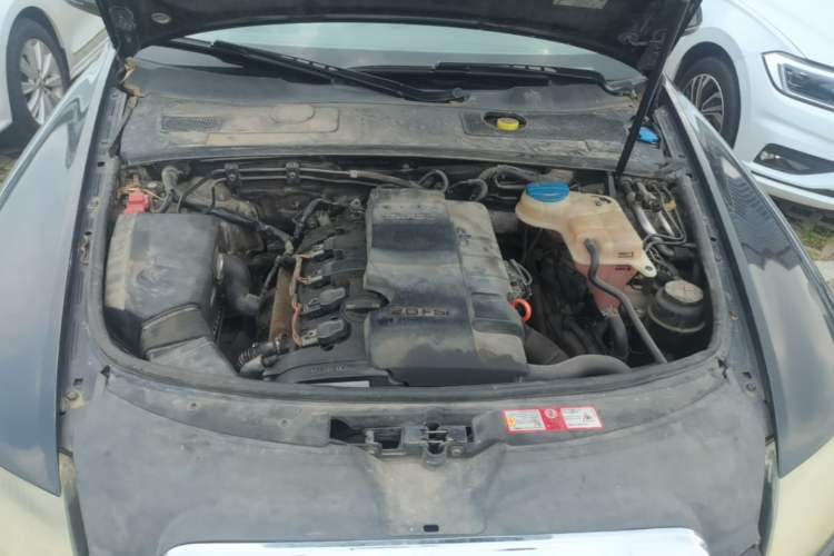 Used Audi A6L 2009 2.0 TFSI manual standard version Engine Bay