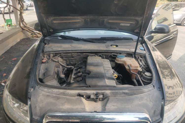 Used Audi A6L 2009 2.0 TFSI manual standard version Engine Bay