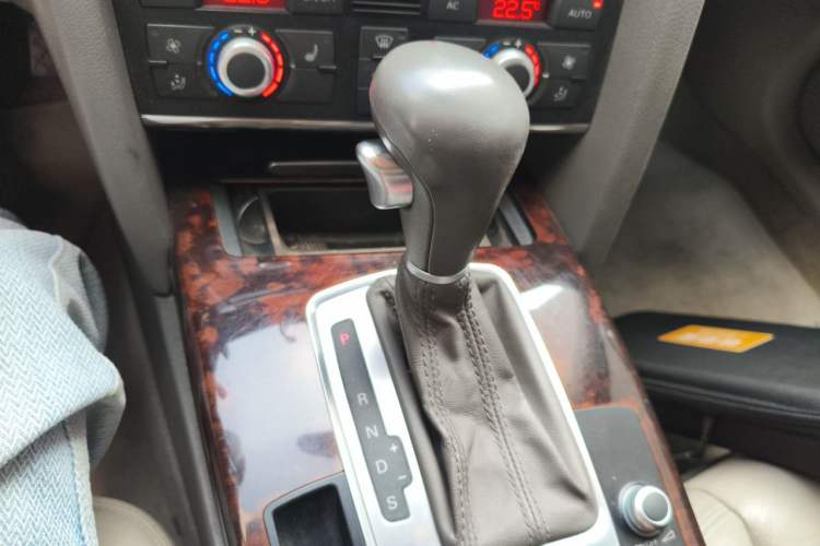 Used Audi A6L 2009 2.8 FSI Comfort & Entertainment Model Gear Lever