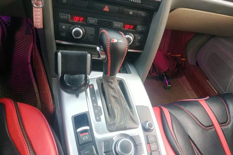 Used Audi A6L 2009 2.0 TFSI automatic standard version Gear Lever