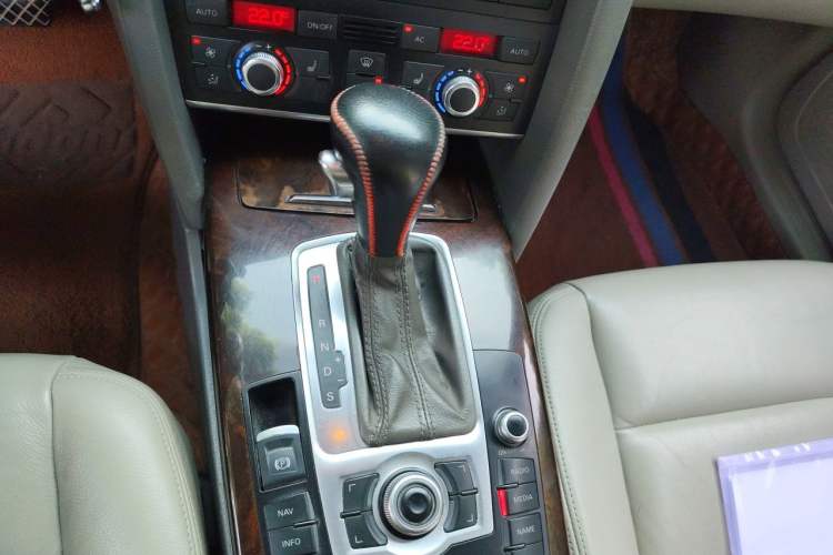 Used Audi A6L 2009 2.8 FSI Comfort & Entertainment Model Gear Lever