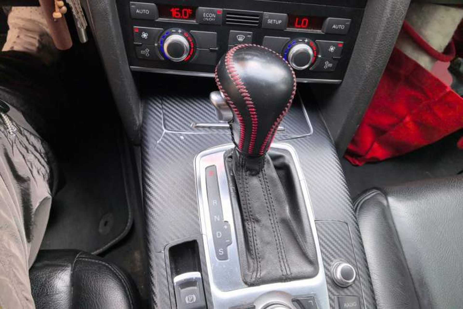 Used Audi A6L 2009 2.0 TFSI automatic standard version Gear Lever