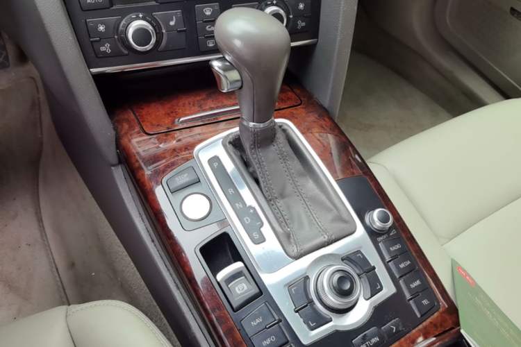 Used Audi A6L 2009 2.8 FSI quattro Luxury Model Gear Lever